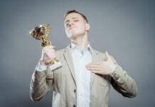 Meninggikan diri vs Ditinggikan