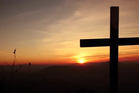 Tidak Cukup Hanya Taat Tidak Menyimpang…. Tapi……