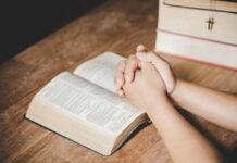 Janganlah Engkau Turut-Turut Kebanyakan Orang …….