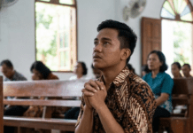 Ga Ada Bedanya Dengan Orang Dunia!