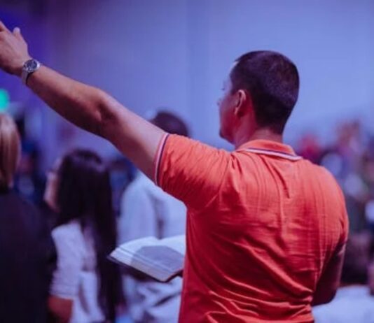 Identitas, Fungsi & Kepemimpinan